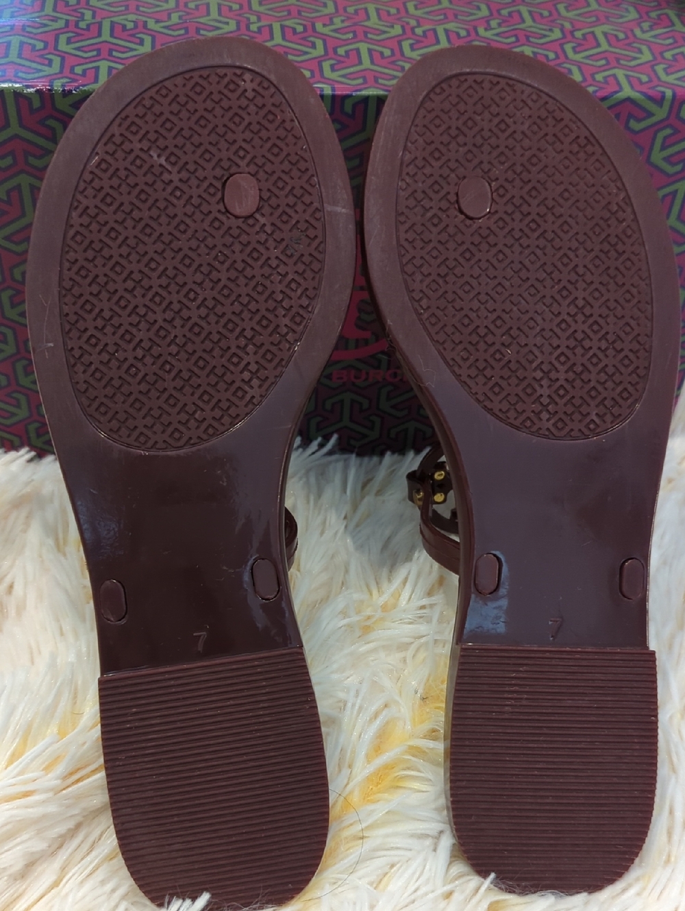 ❣️🩴Tory Burch  Mini Miller Jelly Thong Sandals In Bordeaux 🩴❣️ - Picture 6 of 10